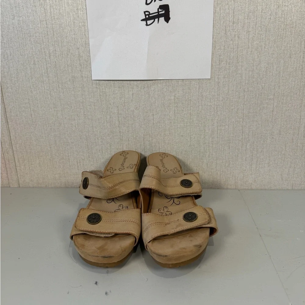 Baretraps  Winona And Women Wedge Size 10 Color Tan‎